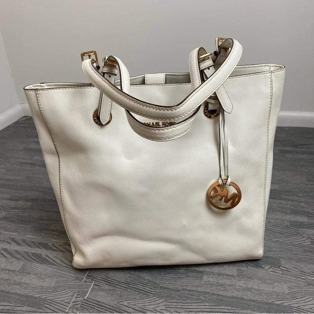 Michael Kors Jet Set White Saffiano Leather Travel Tote - Picture 3 of 17